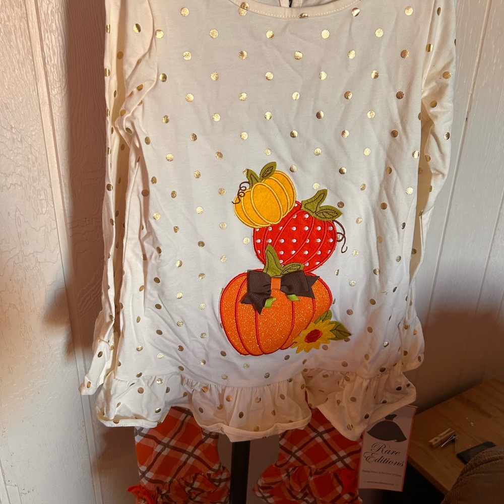 Rare Editions shirt & leggings set with pumpkin and gold accents, NWT
